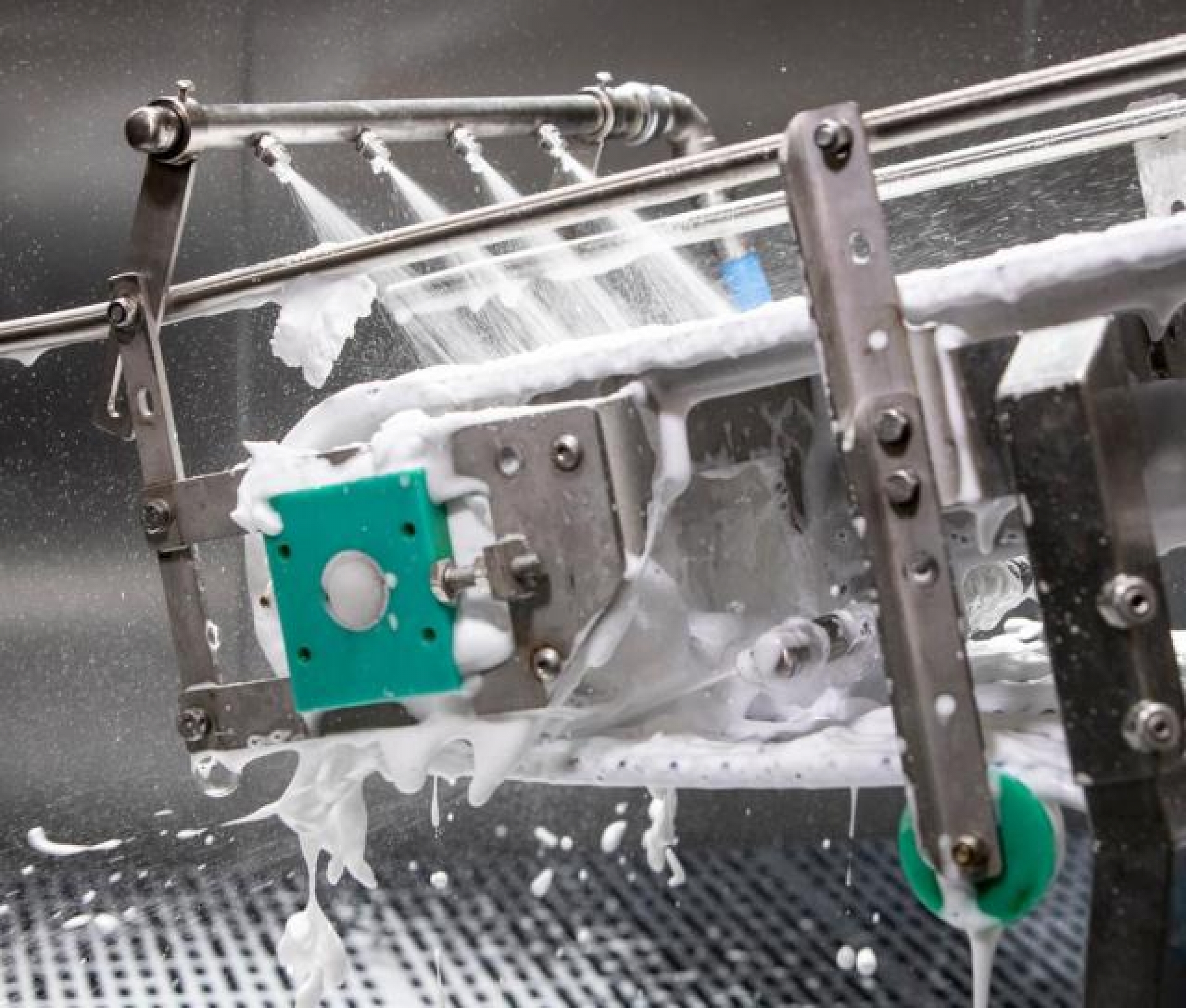 Automatização na Limpeza Industrial Vantagens e Desvantagens